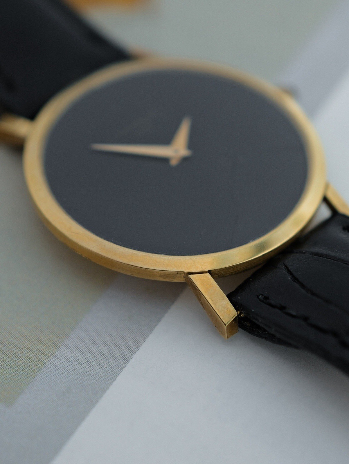 Patek Philippe Calatrava Reg.3512 Case Gold 18K Black Onix Dial With Crack