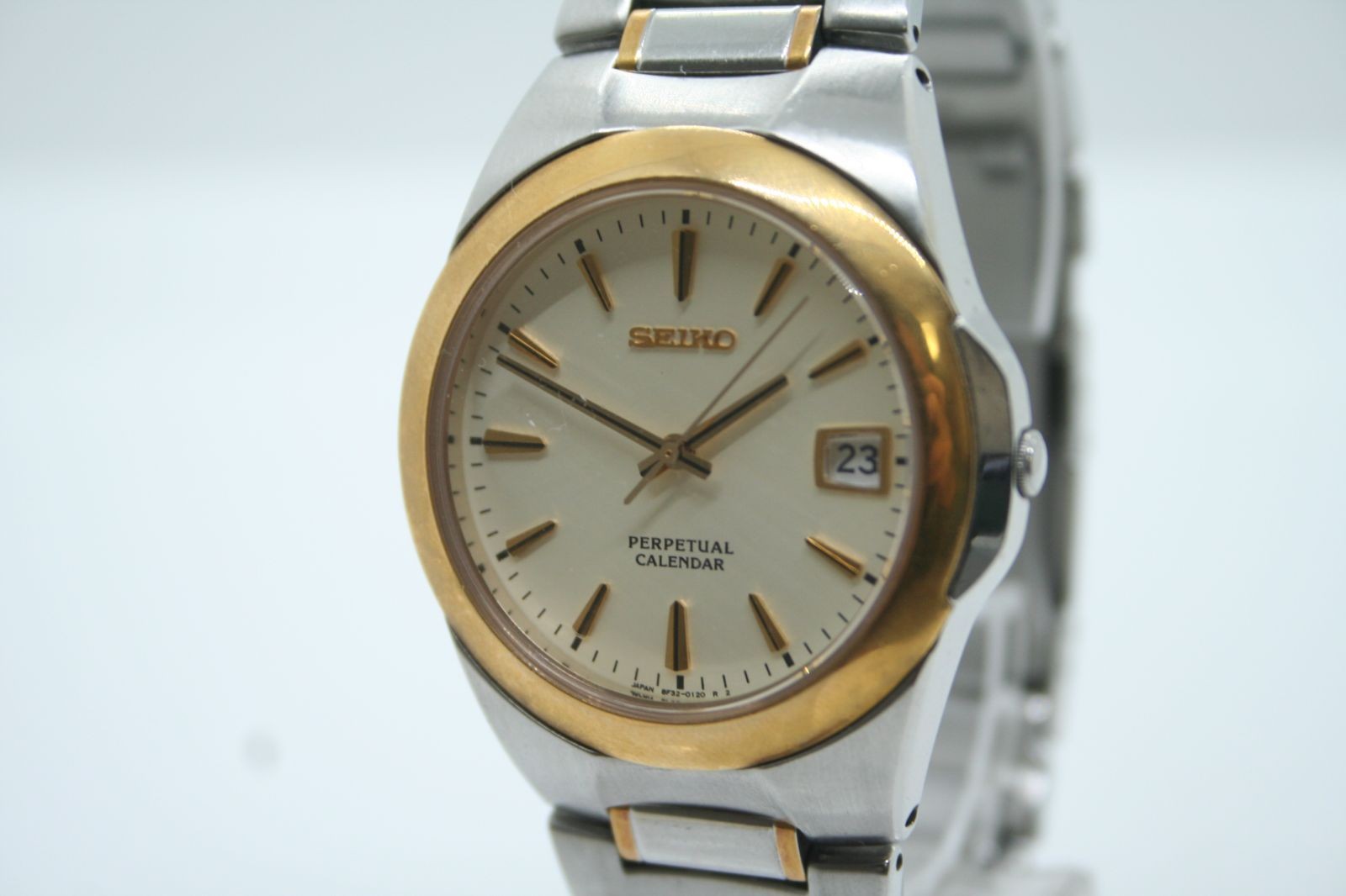 Condition SEIKO Perpetual Calendar 8F32 0130 quartz date ivory dial men’s SEIKO