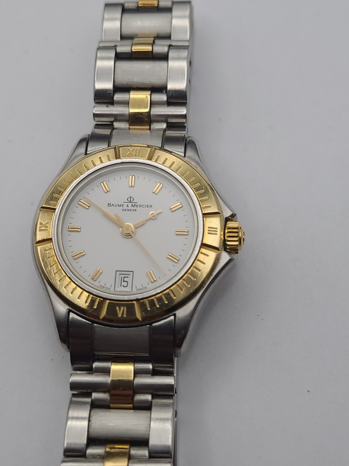 Baume & Mercier White Dial Swiss Quartz Ladies Watch NEED BATTERY