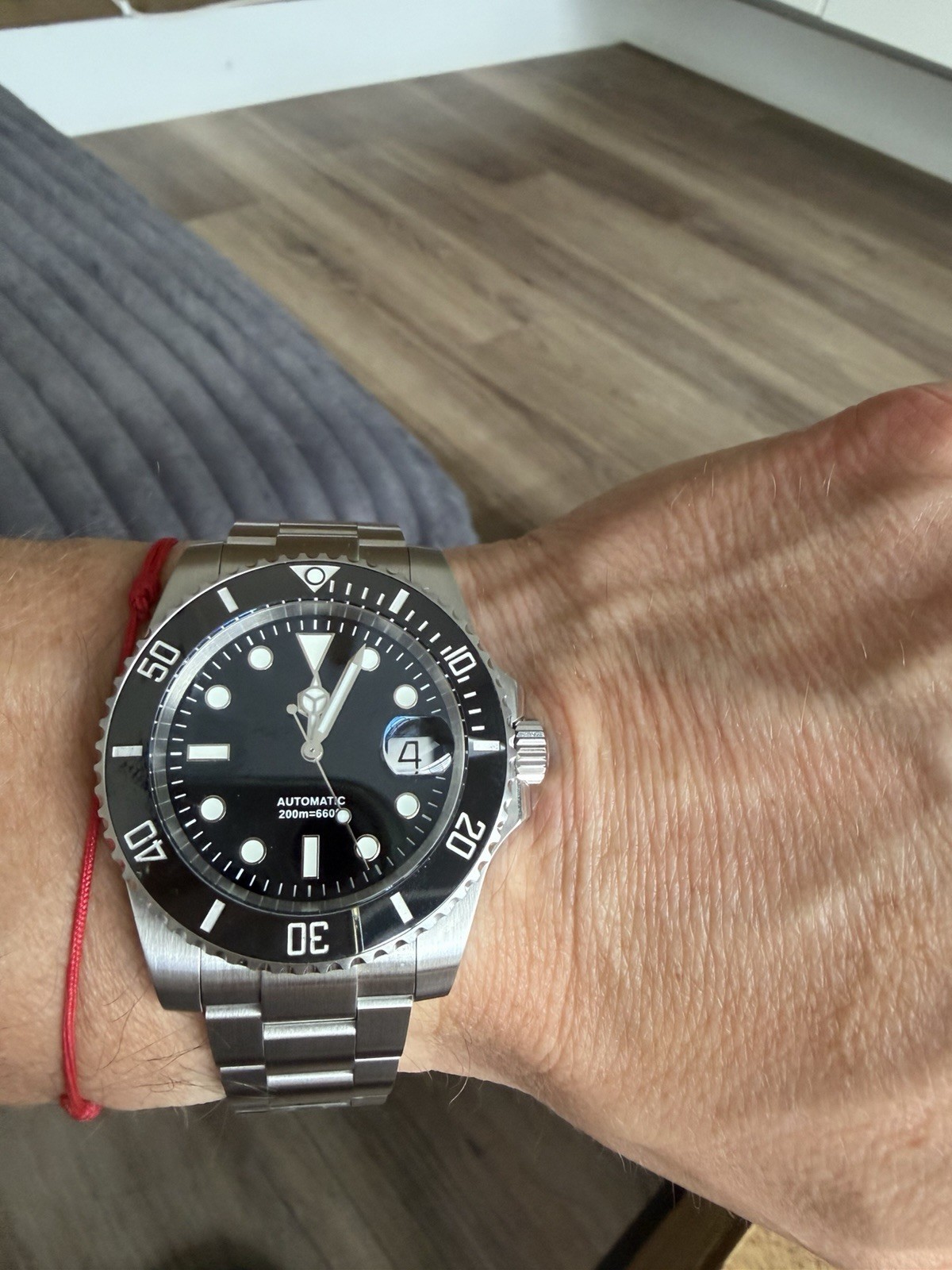 San Martin Automatic Diver Watch 40mm Black Dial Date 200m SS Bracelet .