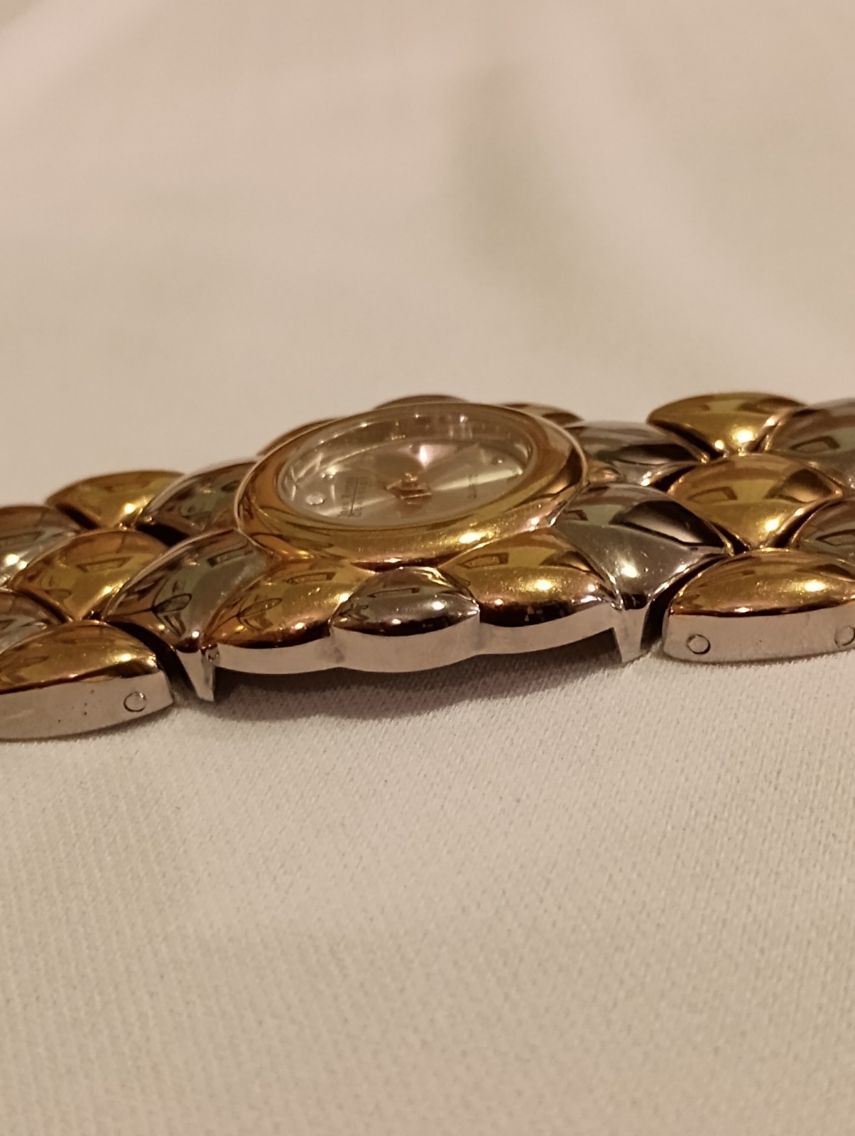 Vintage Joan Rivers Classics Two-toned Wide Band Chunky Quartz Watch! Fabulous!!