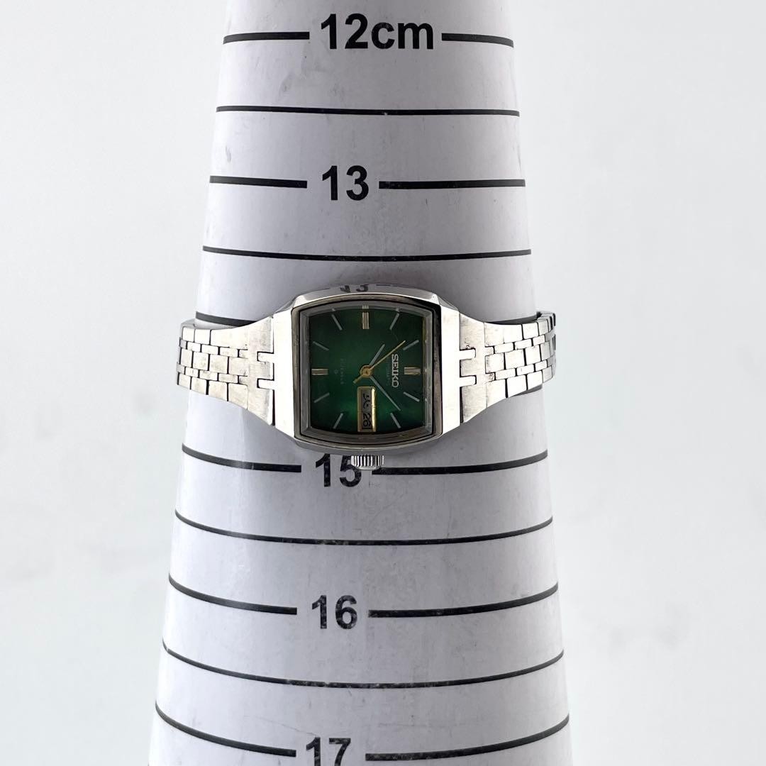 Working Automatic Seiko square wristwatch women’s vintage green dial