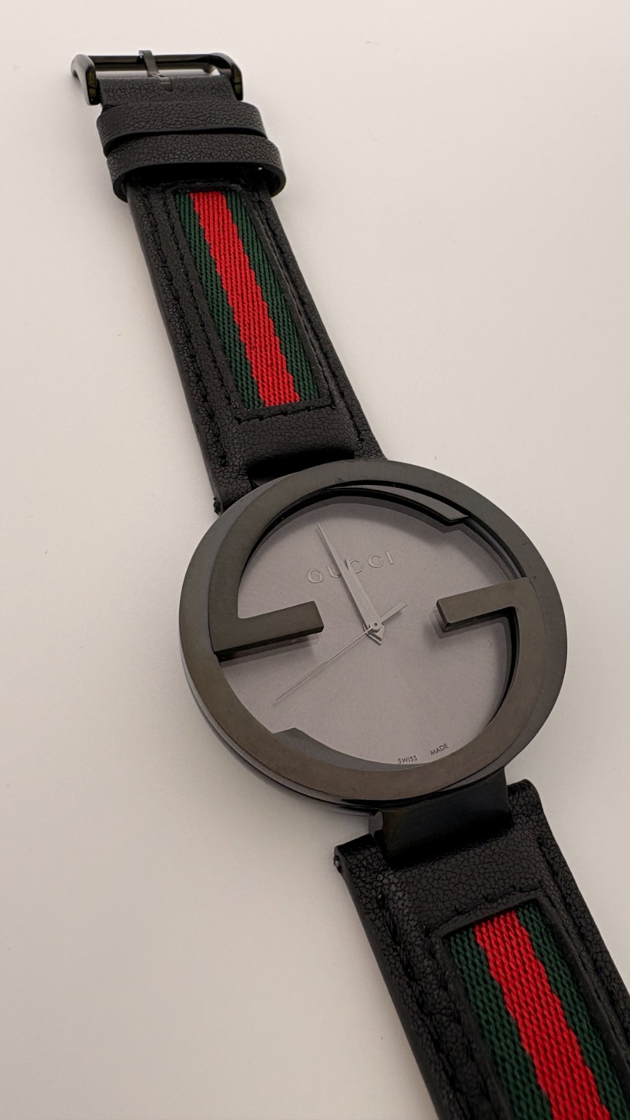 Gucci YA133206 Men’s Interlocking Black Leather Strap with Red and Green 42mm