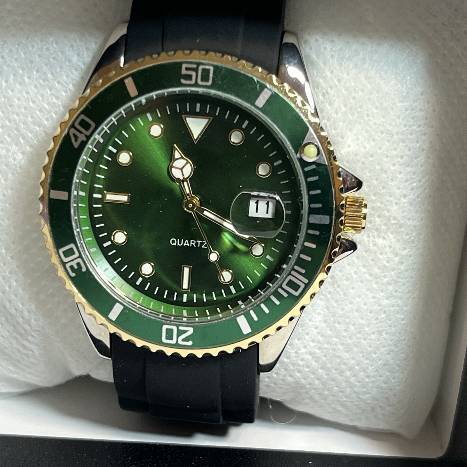 TPW Top of The World Quartz Diver Watch Green Dial Date Black silicone Strap