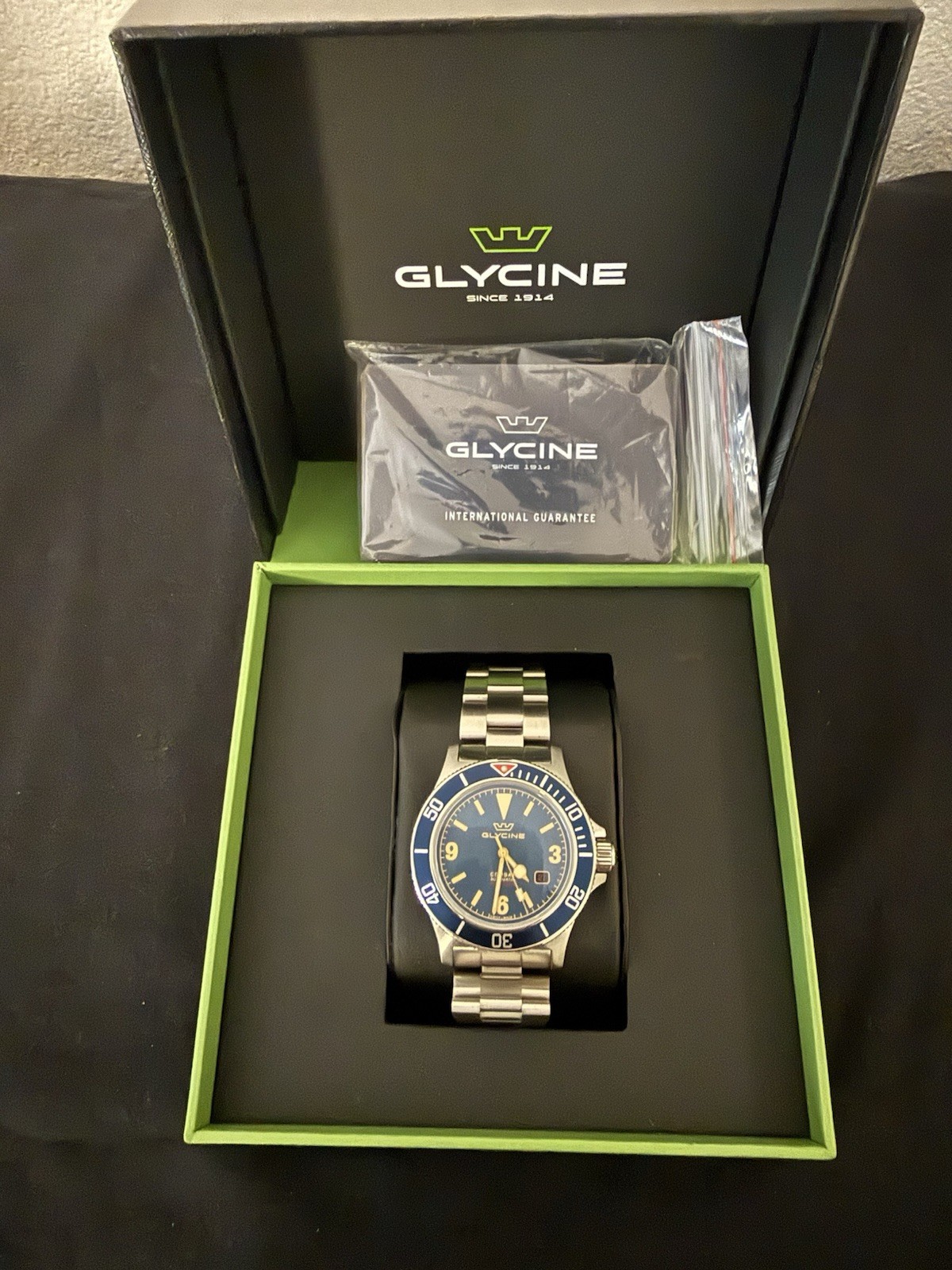 Glycine Combat Auto Diver 42mm Blue Dial/Bezel Date 200m Box Papers