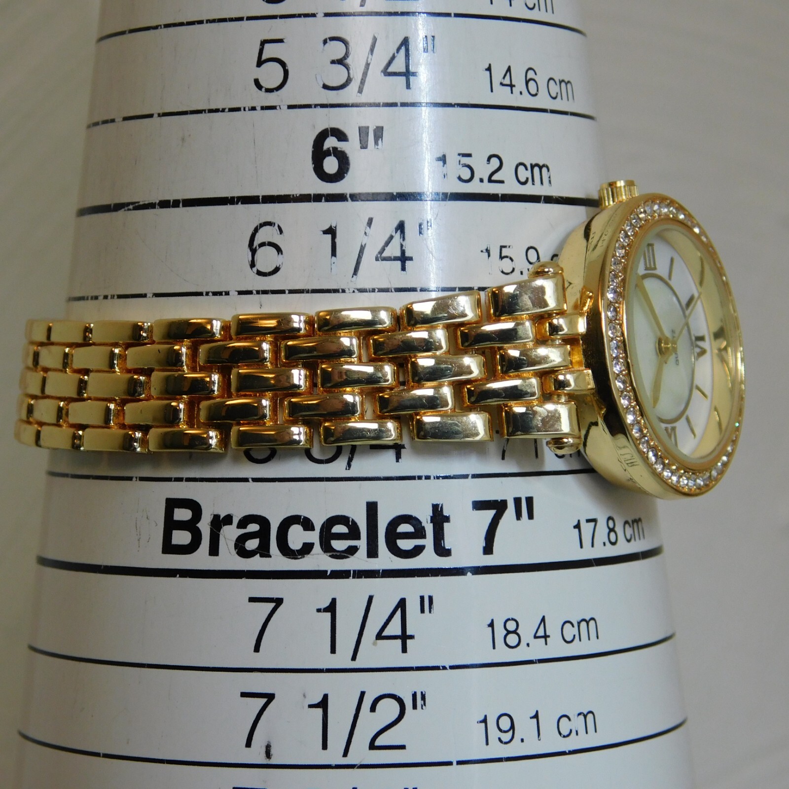 Mother-of-Pearl Dial Quartz Analog Women’s Watch Sz. 6 1/2″ New Battery