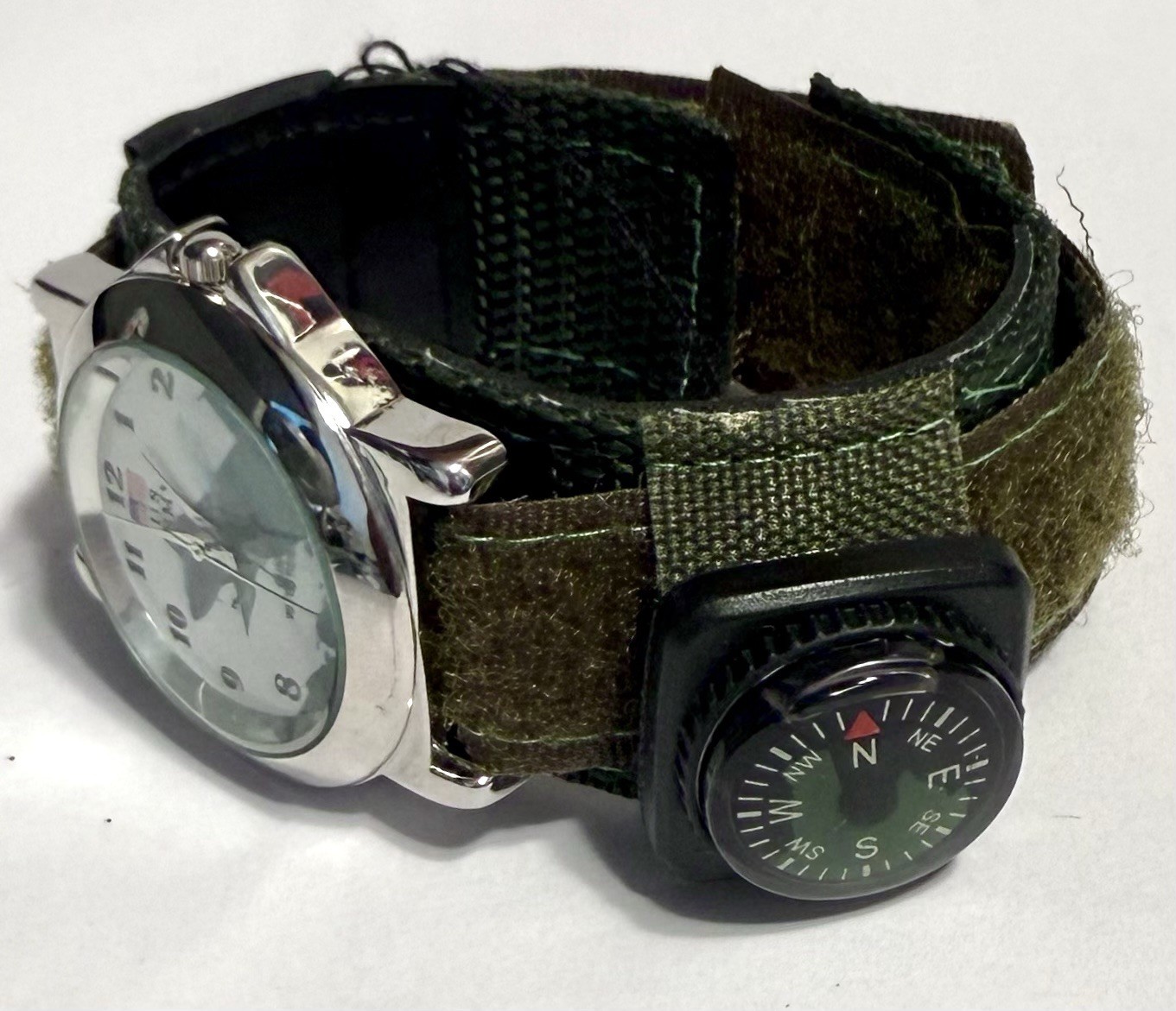 2000s US ARMY 40mm Camo Watch, Compass, 3D-Morph Lighter, Pen & Flashlight Set