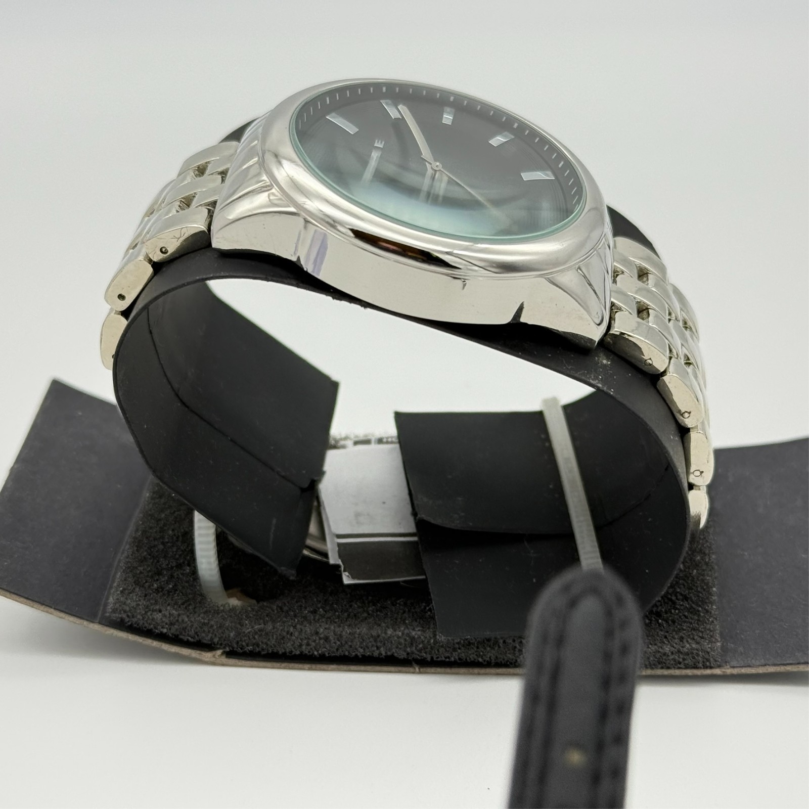 New Men’s CHROME Silver Tone 45mm Classic Quartz Bracelet Watch, Black Dial Runs