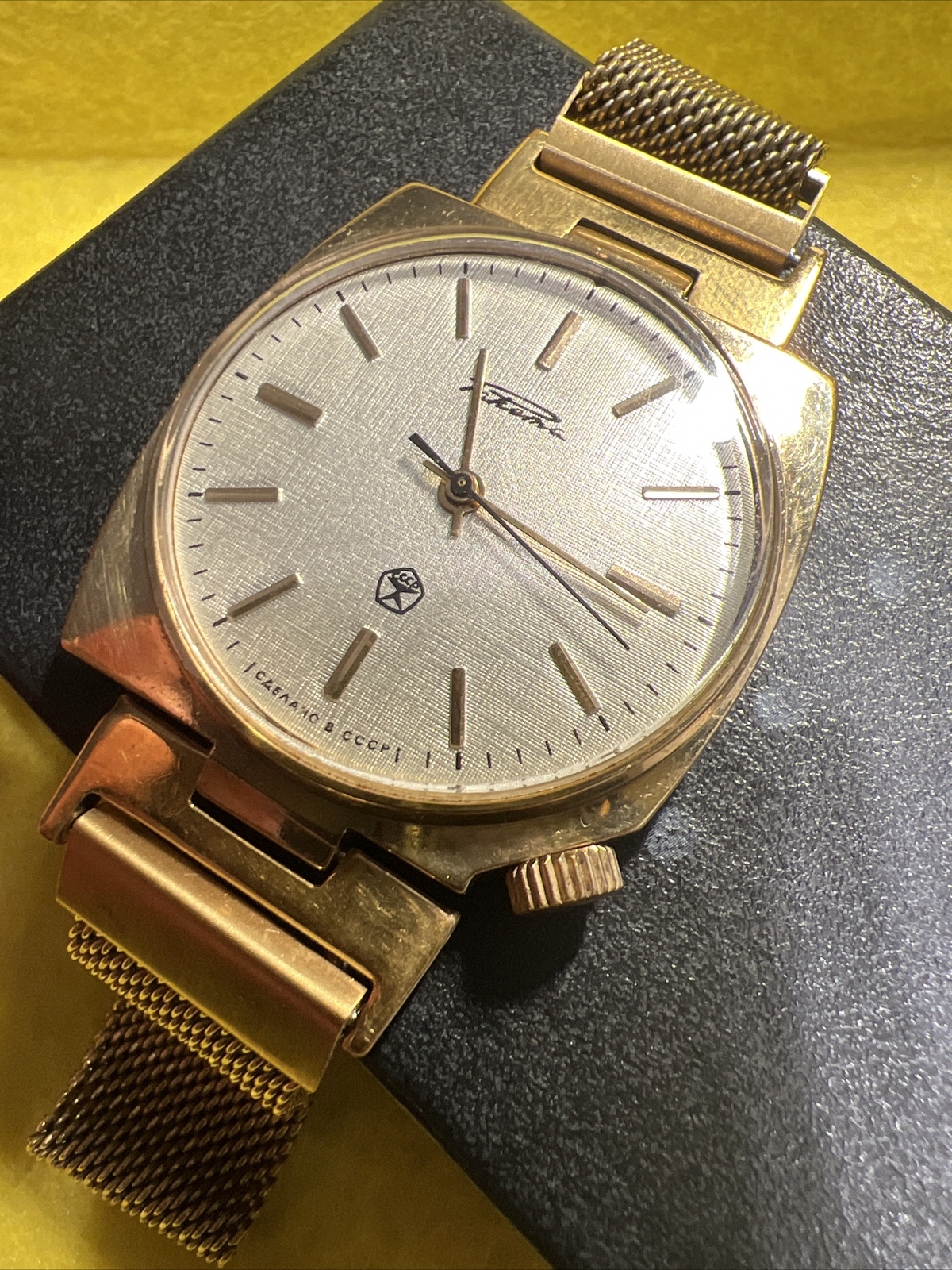 Vintage Watch USSR RAKETA “CANISTER” Mechanical 2609.HA key for 5 o’clock Gold