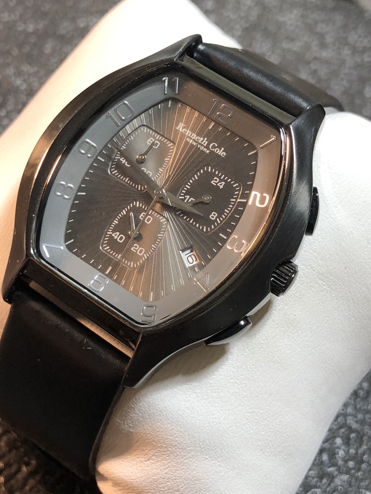 Kenneth Cole New York Men’s Chronograph Watch Barrel/Tonneau Shape New Battery