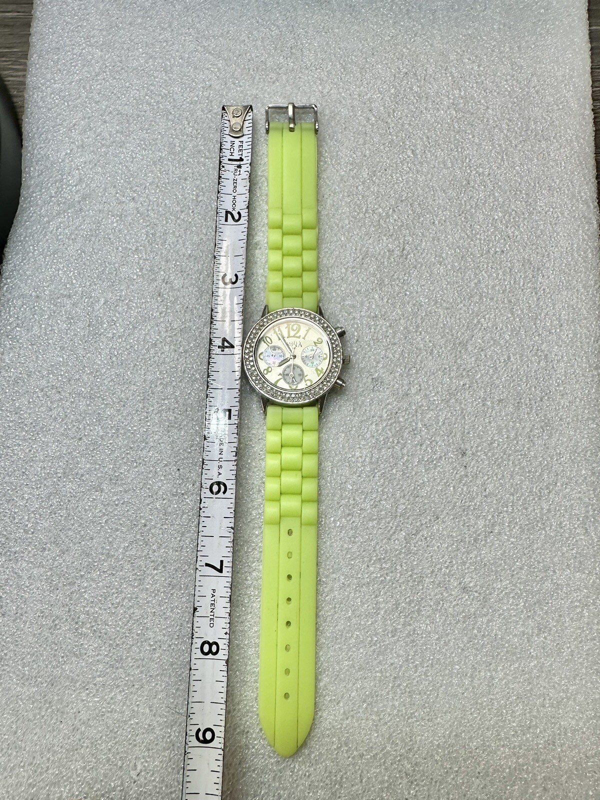 BORA working Analog Crystal Bezel Lime Green Silicon Band