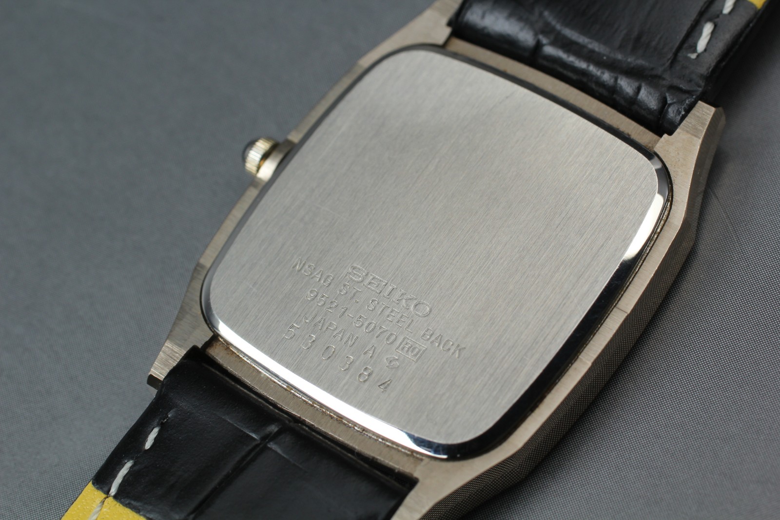 [Near MINT] SEIKO Dolce 9521-5070 28mm Gold Dial Quartz Men’s Watch from JAPAN