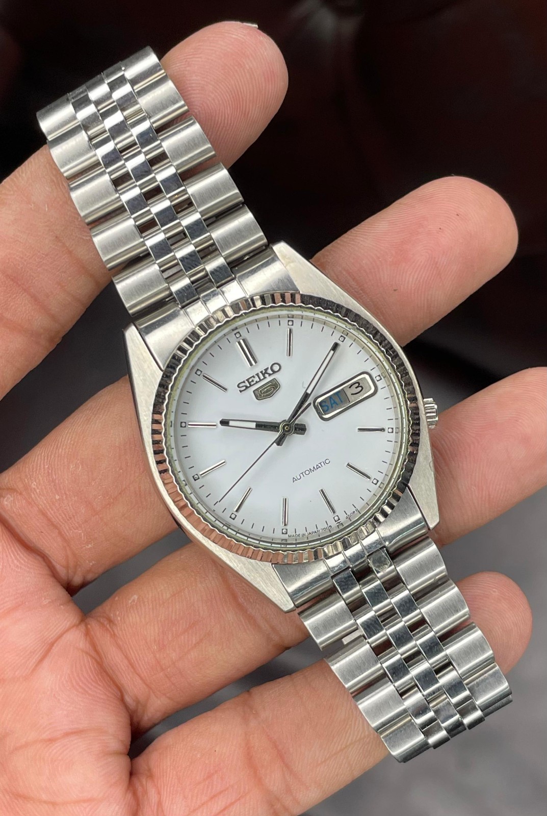 Fluted Bezel Seiko 5 7009-3110 White Dail 17 Jewels Wrist Watch for Men’s