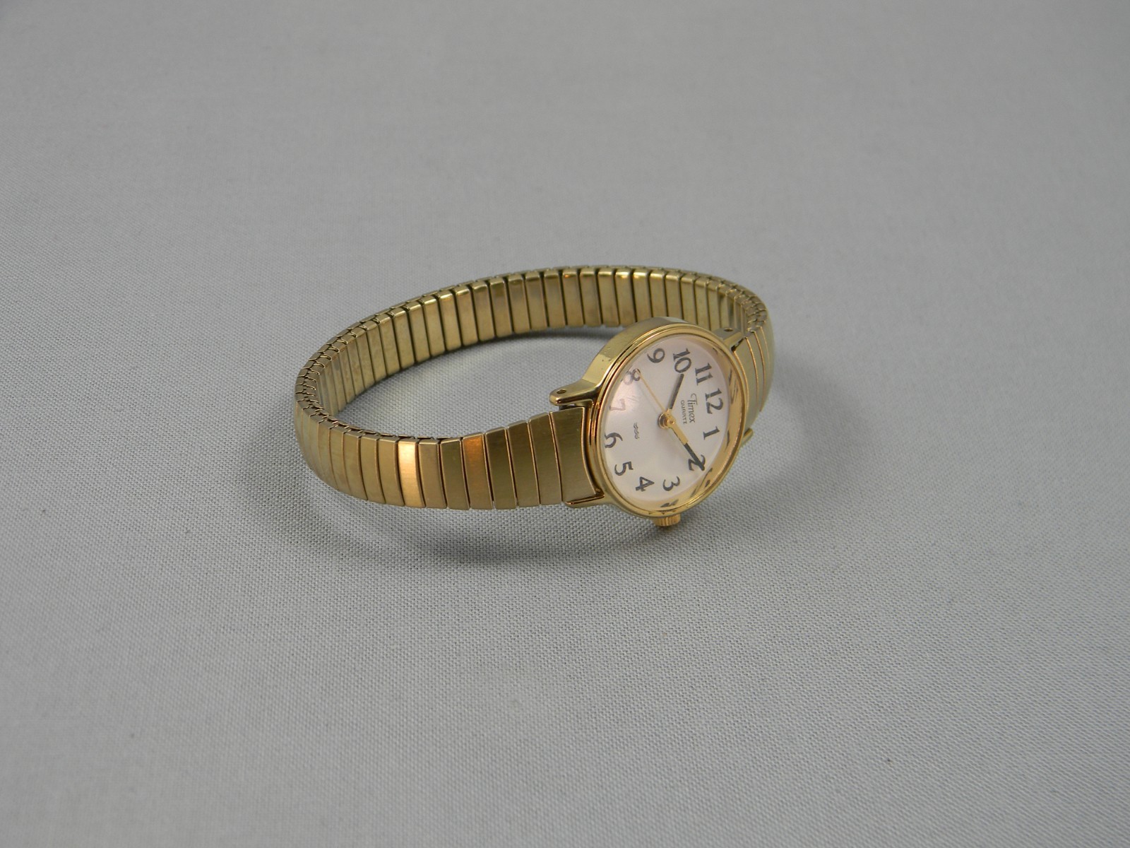 Timex Watch Women Easy Reader 23mm Gold Tone Stretch Band New Battery 6.25+