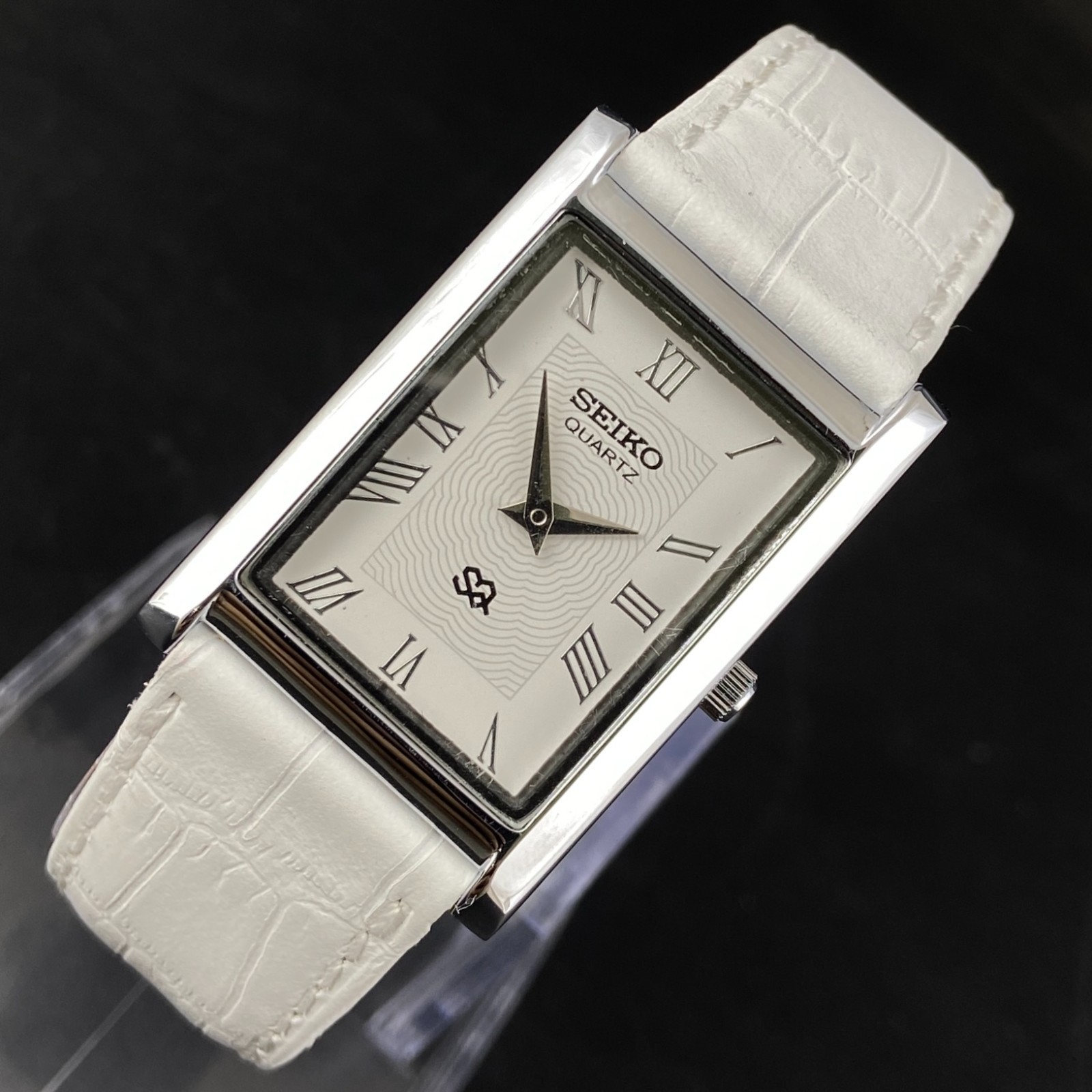 Vintage Seiko Slim Quartz White Face Rectangle Japanese 26MM Case Mens Watch S02