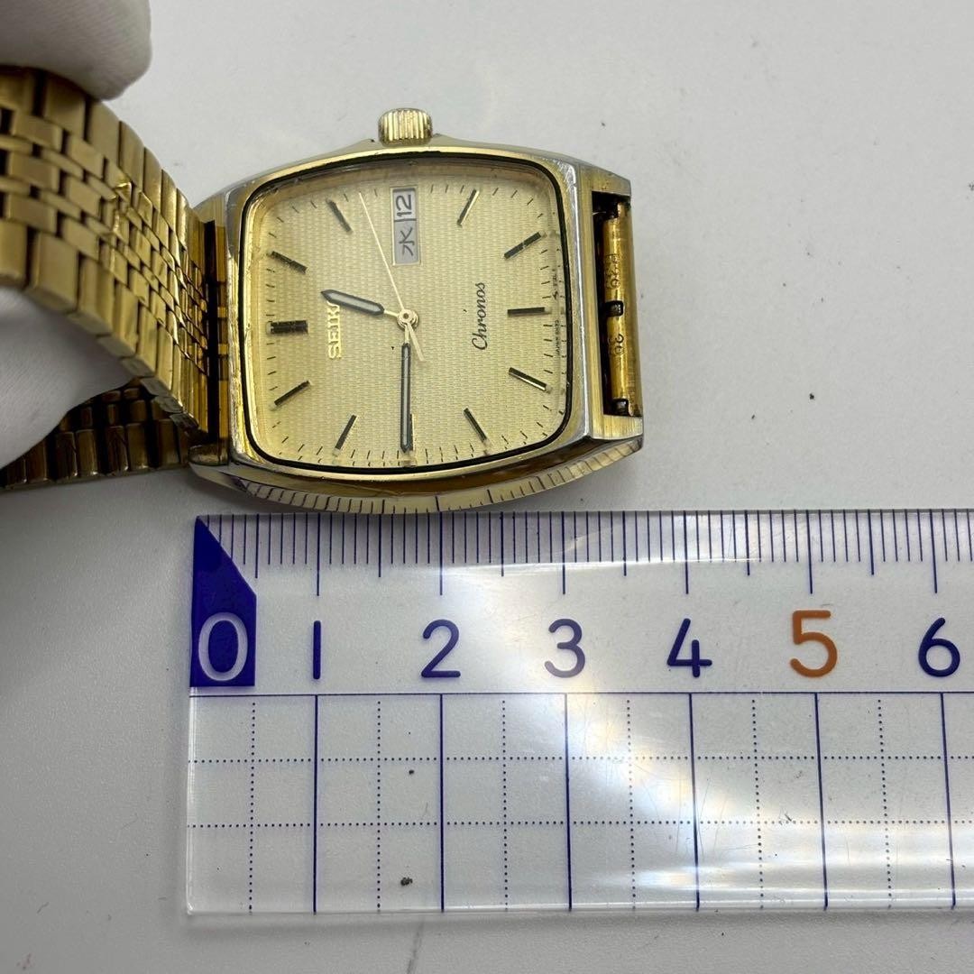 [Working] SEIKO chronos Day-Date Tonneau-shaped Men’s Watch Quartz