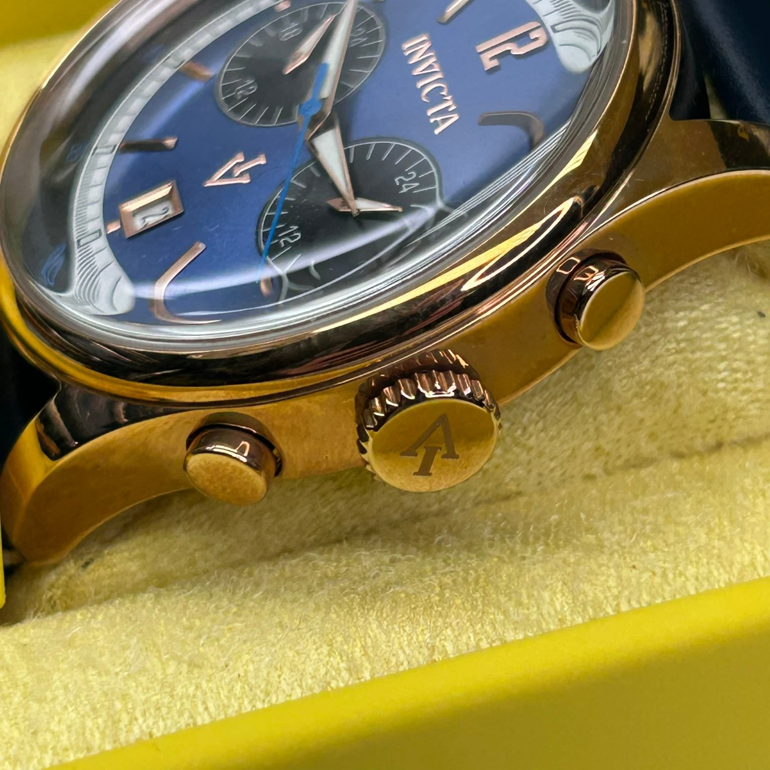 Invicta 33507 Vintage Flame Fusion Chronograph Wristwatch