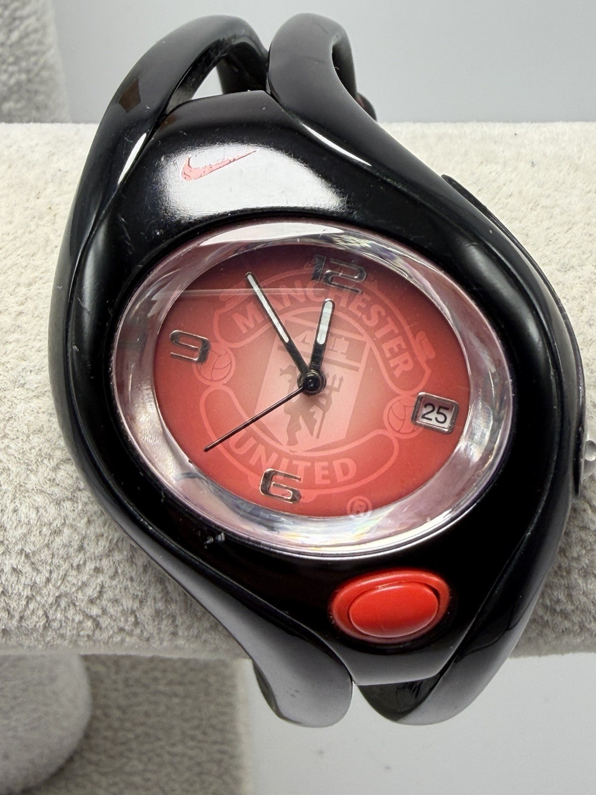 Nike Triax WR0078 Manchester United New Battery Swift 41MM 7.75″ Rare Unisex