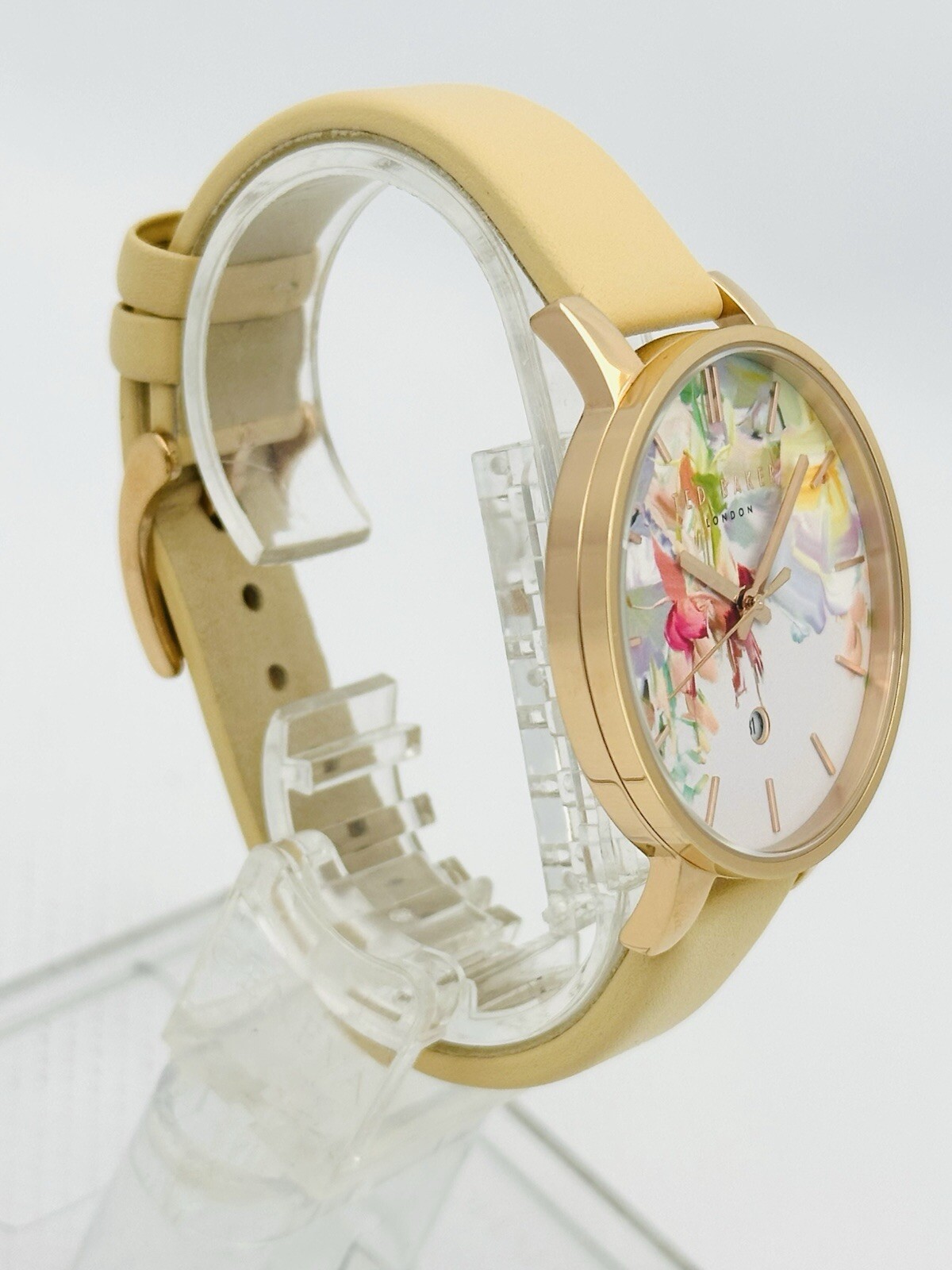 Ted Baker Women’s TE10026453 Multicolour Dial Cream LeatherStrap Rose Gold Watch