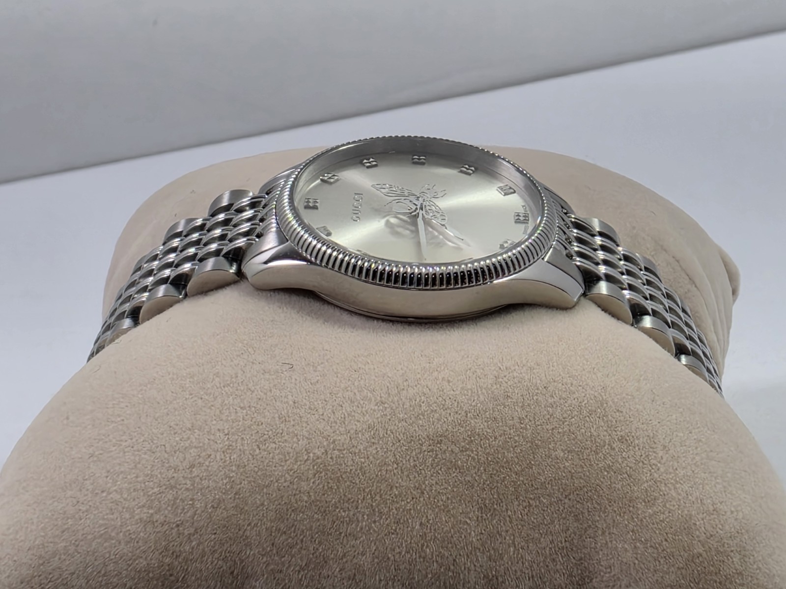 Gucci G-Timeless SWISS Quartz Bee Slim Stainless Steel Ladies Watch YA1265019