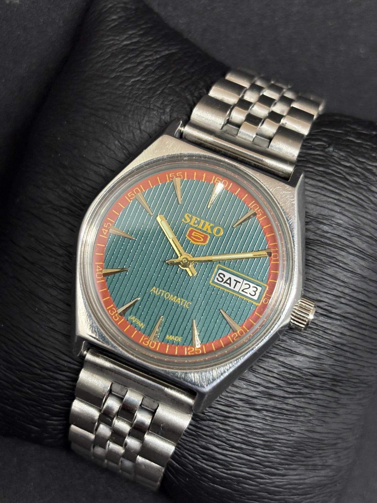 Vintage Seiko 5 Automatic Day/Date Japanese Men’s Wrist Watch
