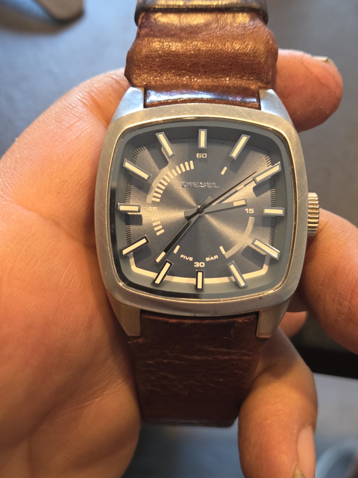 Diesel Analog Brown Leather Men’s watch DZ1527 VGUC Works New Battery VGUC C208