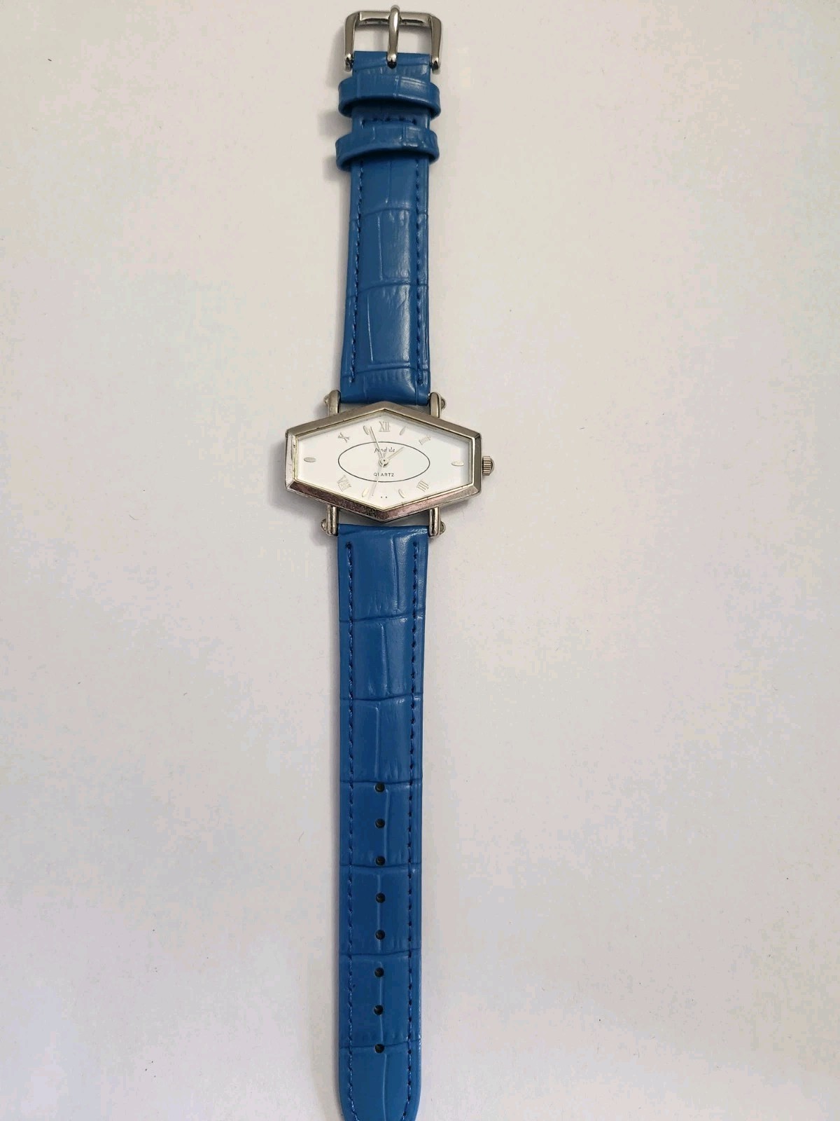 Pendule Quartz Tonneau Watch White Dial Roman Blue Strap