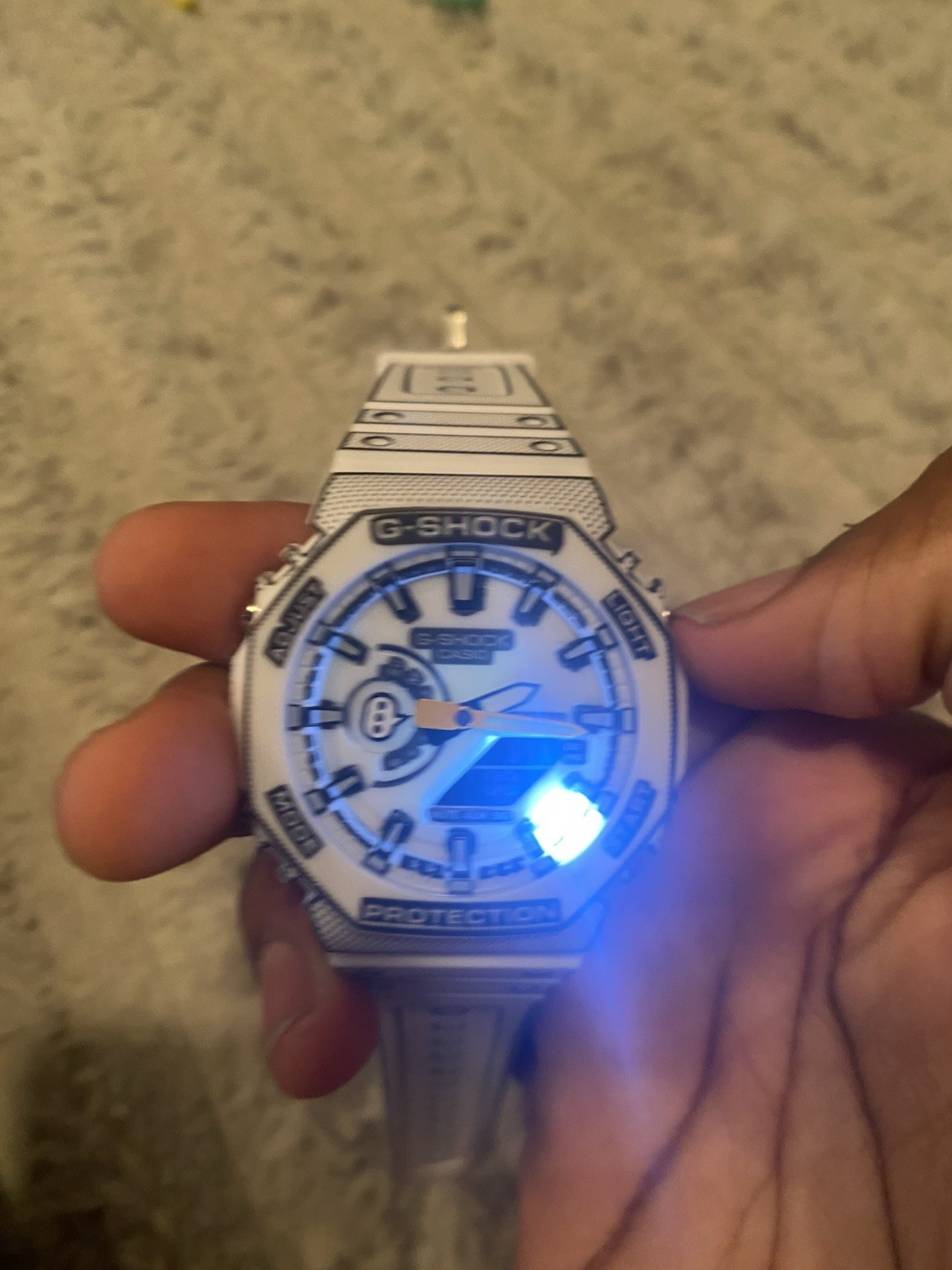 Casio G-SHOCK Men’s Analog-Digital White Resin Strap 200m 45mm Alarm