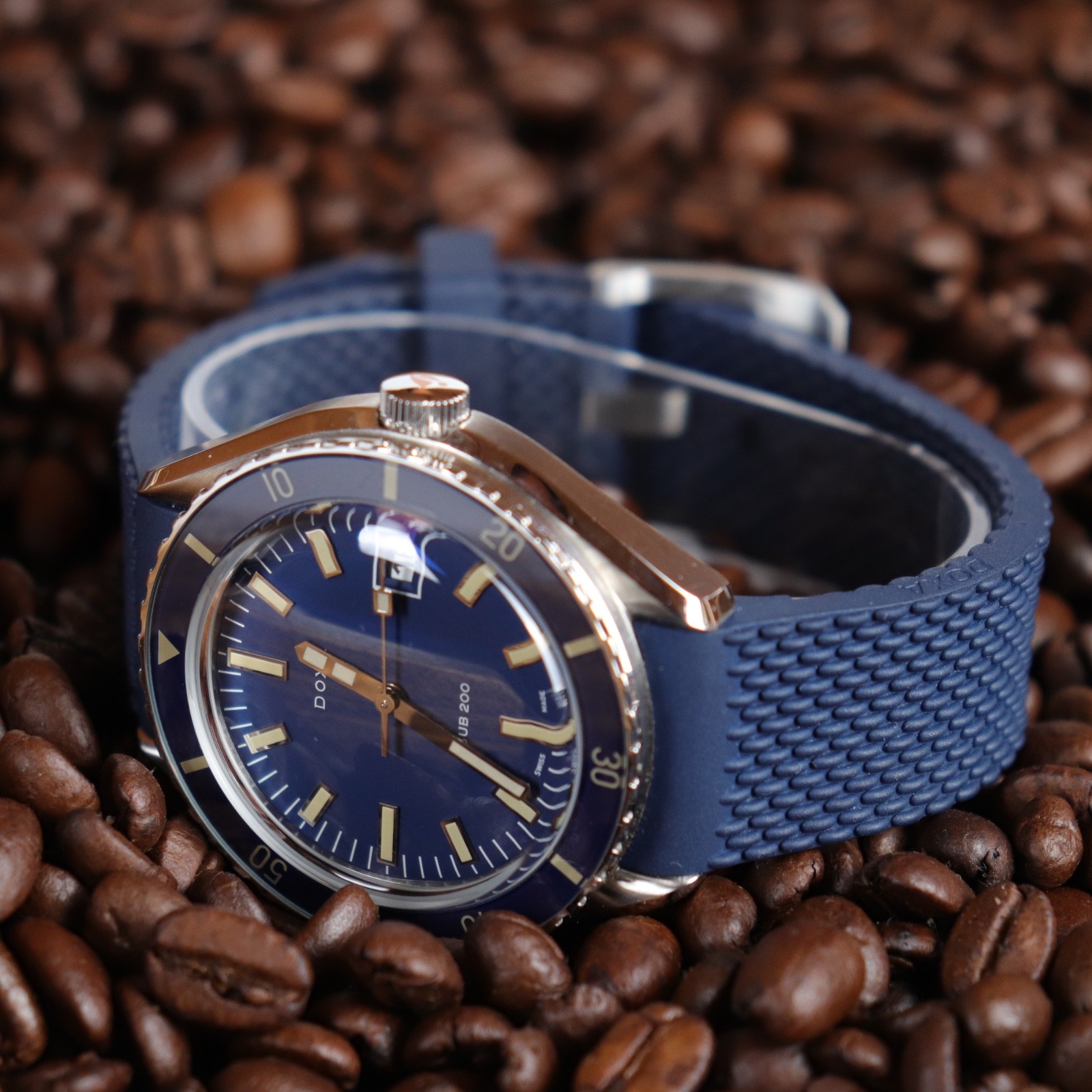 Doxa Sub 200 Caribbean | Box & Papers | 42mm | Ref. 796.10.201.10