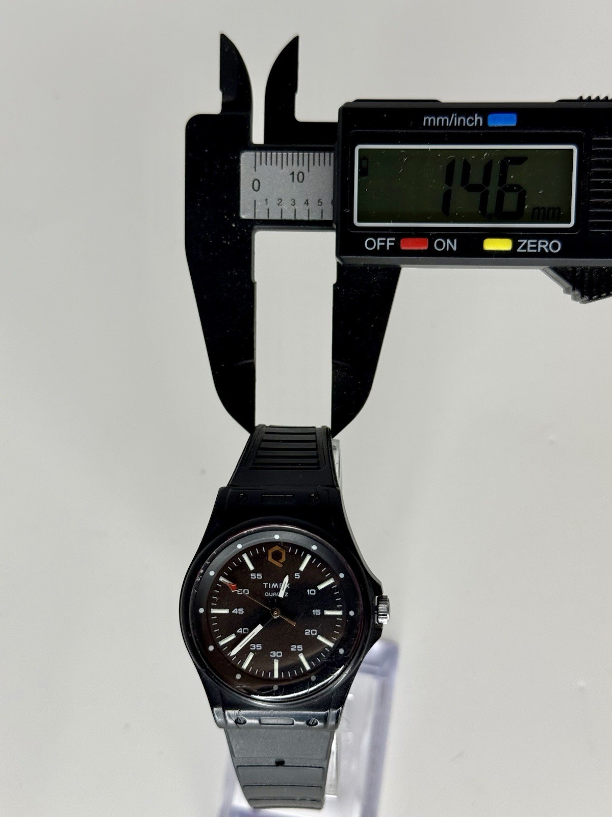 Vintage 1979 Timex Black Max Sport Quartz M Cell Wrist Watch 33mm Philippines