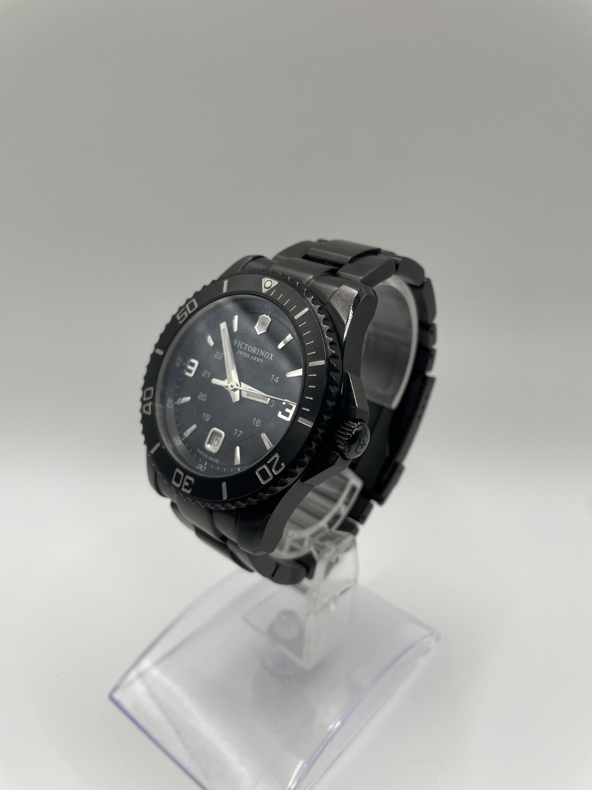 【MINT】 Victorinox Swiss Army Maverick Black Edition Men’s Quartz Watch 241798