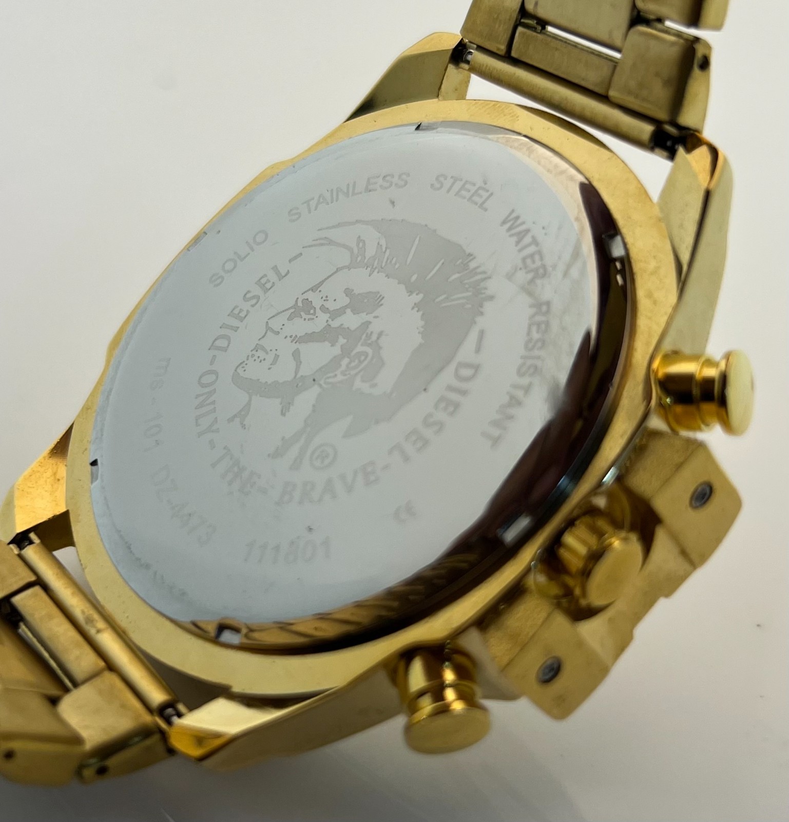 Men’s Diesel Mega Chief Chronograph Date Quartz Golden Dial Working Wristwatch