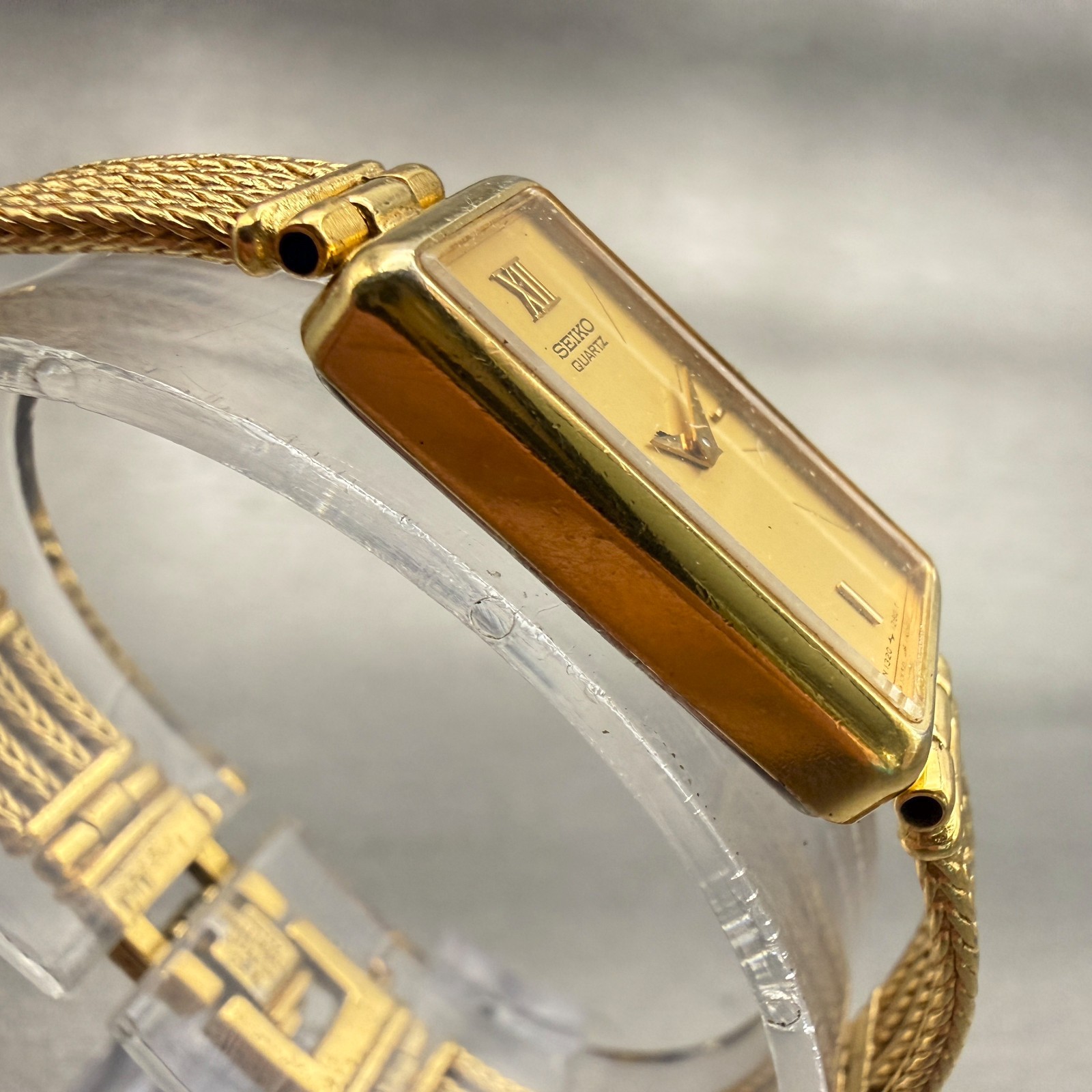 Seiko Tank Watch Women 13mm Gold Dial Gold Tone Rectangle 1320-5979 New Battery
