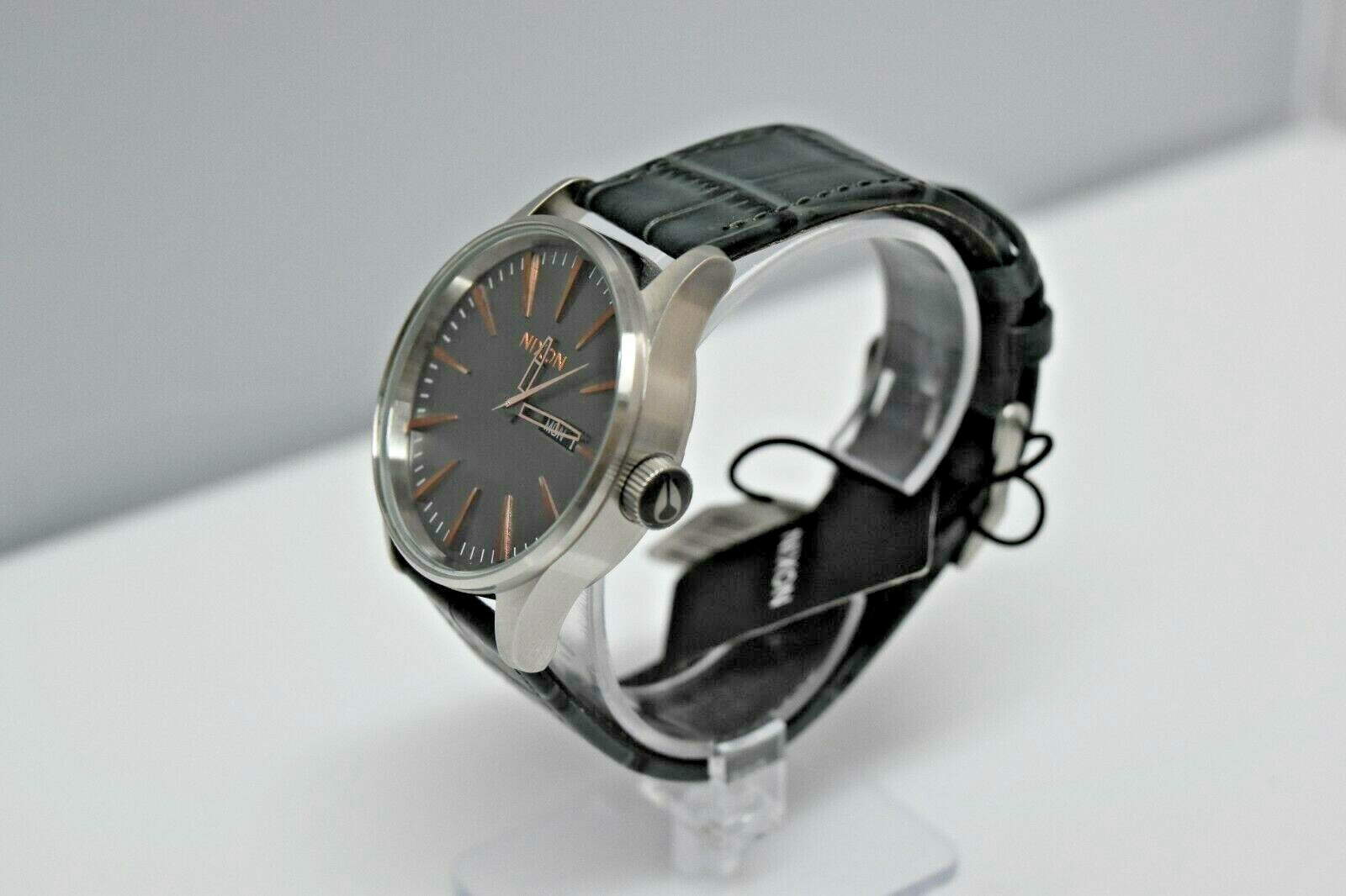 New Nixon Sentry Leather Blue Gray Date Day A105 2145-00 $150 Watch