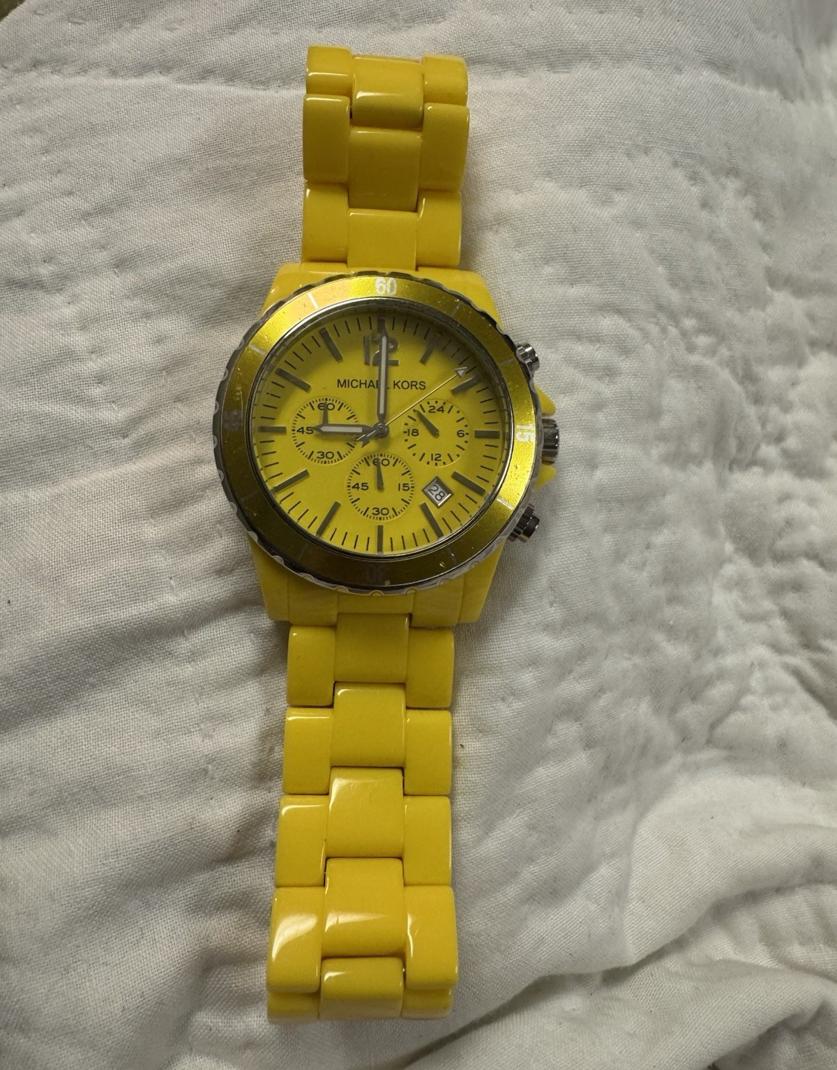 Michael Kors MK-5274 Yellow Dial Chronograph Date Quartz 50m Yellow Bracelet
