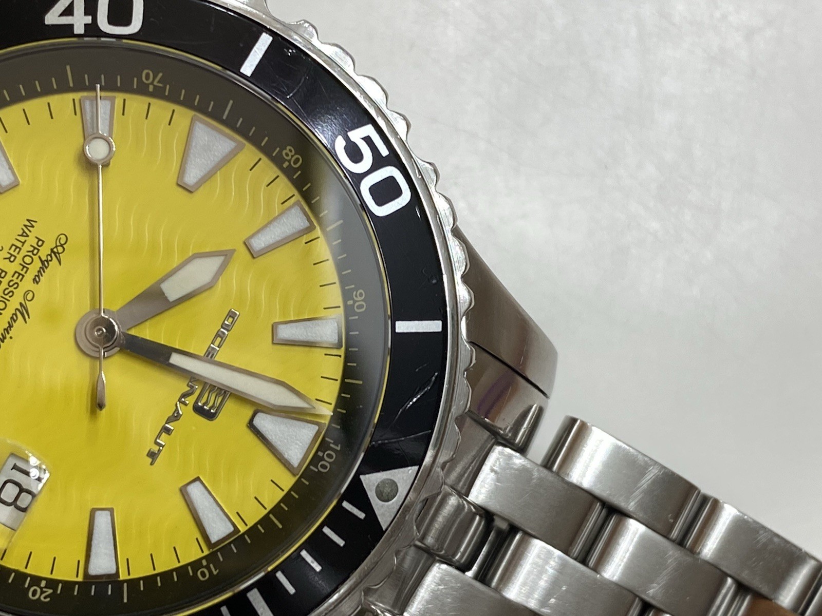 Oceanaut Aqua Mariner Automatic Swiss Movement yellow face 42mm