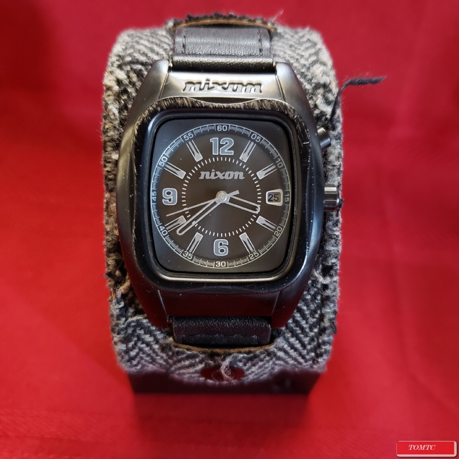 Nixon “The Rocker” (Black Herringbone) 30M 3-Hand Japan Mvmnt & Backlight [5I]