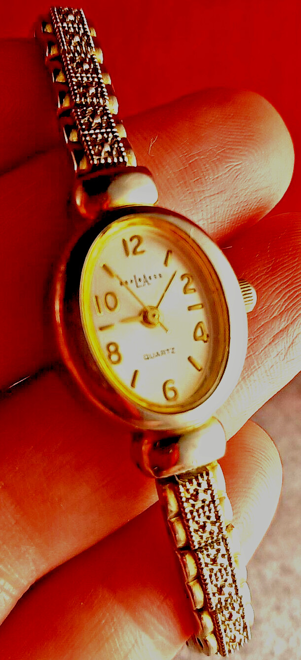 LA Express Women’s Watch – NEEDS BATTERY