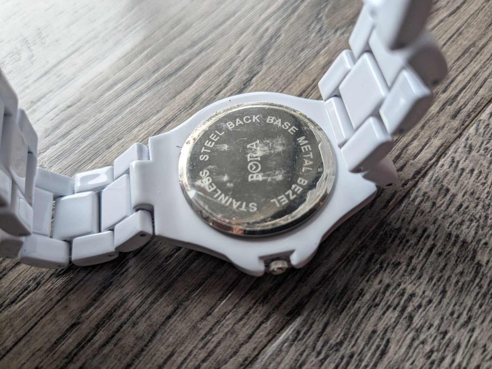 BORA Diamond & White Tone Watch New Battery