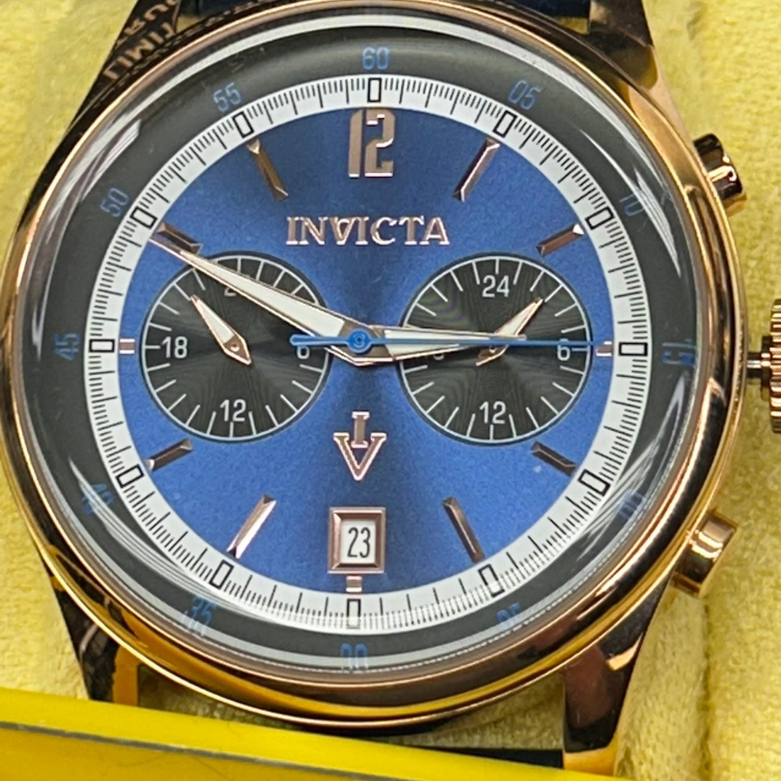 Invicta 33507 Vintage Flame Fusion Chronograph Wristwatch