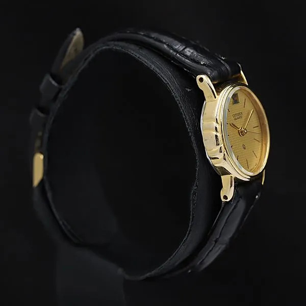 Working condition, excellent condition. Citizen 2931-292758 Oval Gold Dial Quar