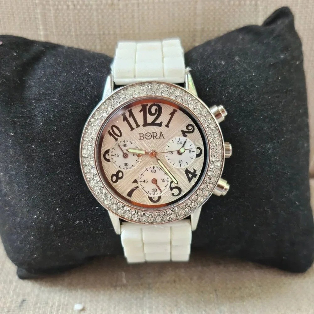 Bora Wristwatch Crytals Accent Bezel Fashion Analog Quartz Women Wrist Watch