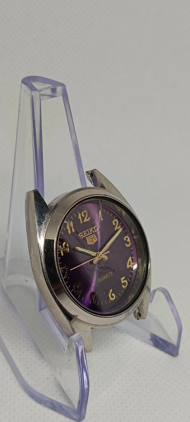 Vintage Seiko Quartz Wristwatch Purple Dial–Running– Cracked – For Repair /Parts
