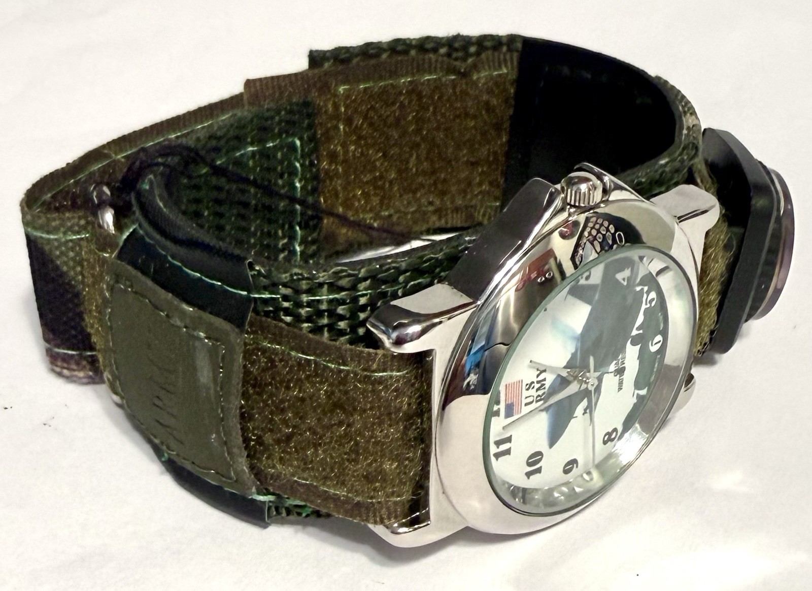 2000s US ARMY 40mm Camo Watch, Compass, 3D-Morph Lighter, Pen & Flashlight Set