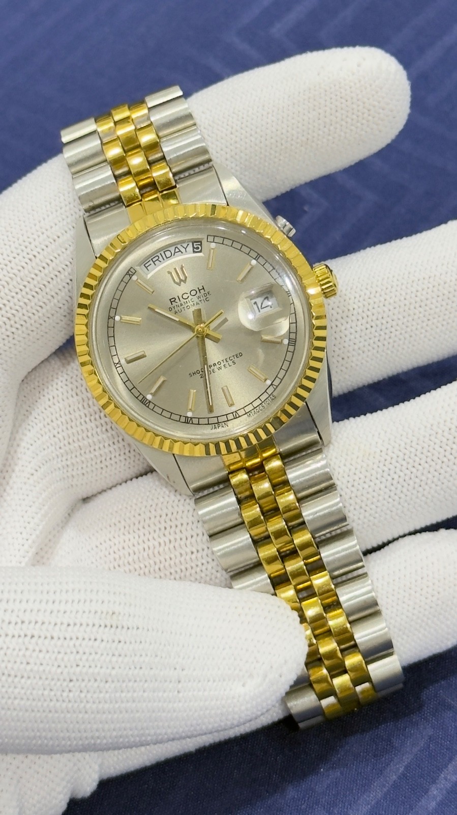 Ricoh President Dynamic wide Auto day/Date