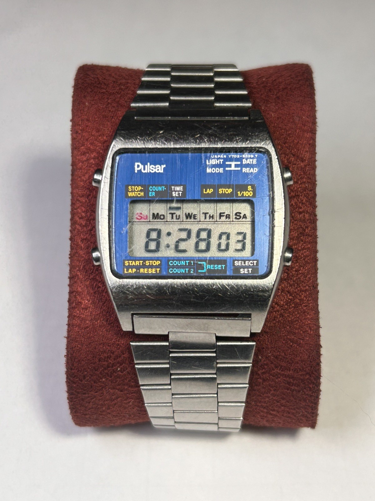 Vintage 1979 Pulsar Digital Quartz 34mm LCD Dial Y702-5009 Mens Sports Watch