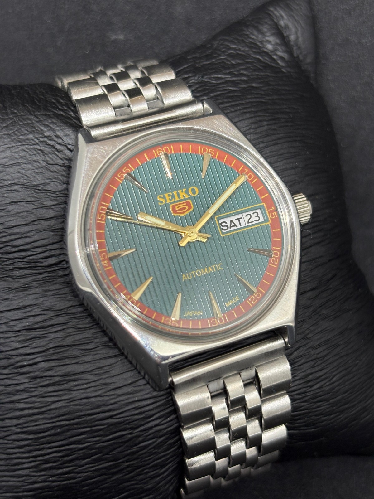 Vintage Seiko 5 Automatic Day/Date Japanese Men’s Wrist Watch