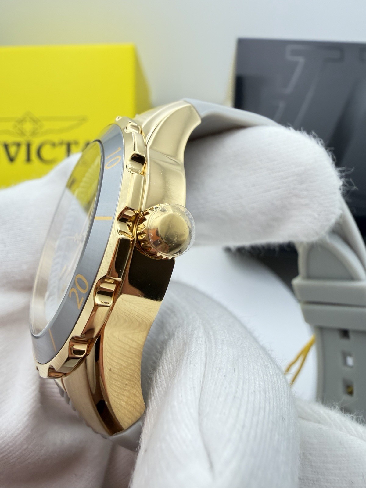 17483- Invicta Angel Halo Women’s Watch Gold Gray Dial. Charcoal. 38mm New