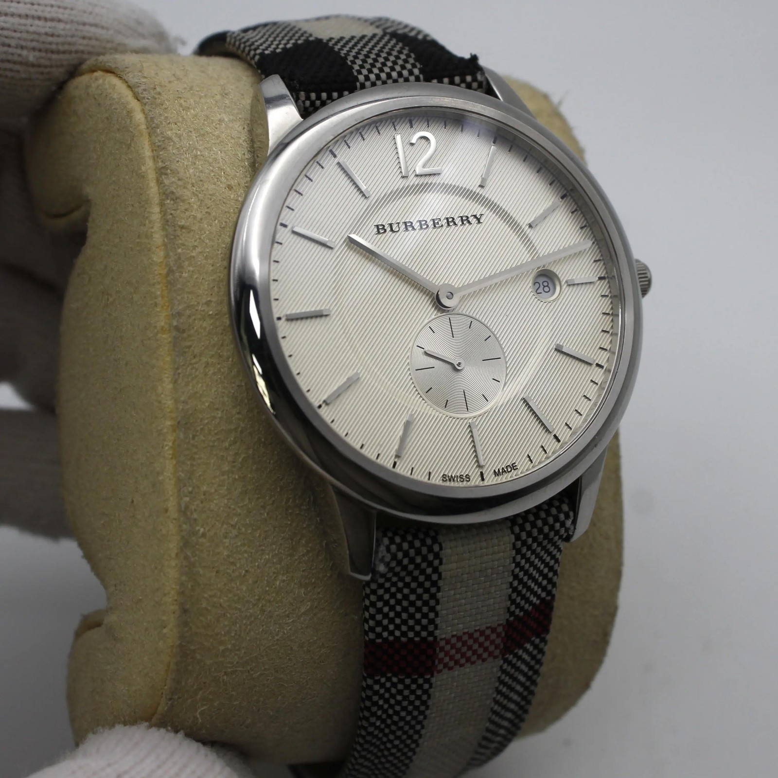 Burberry The Classic Round Silver Dial Steel Quartz Mens Watch BU10002