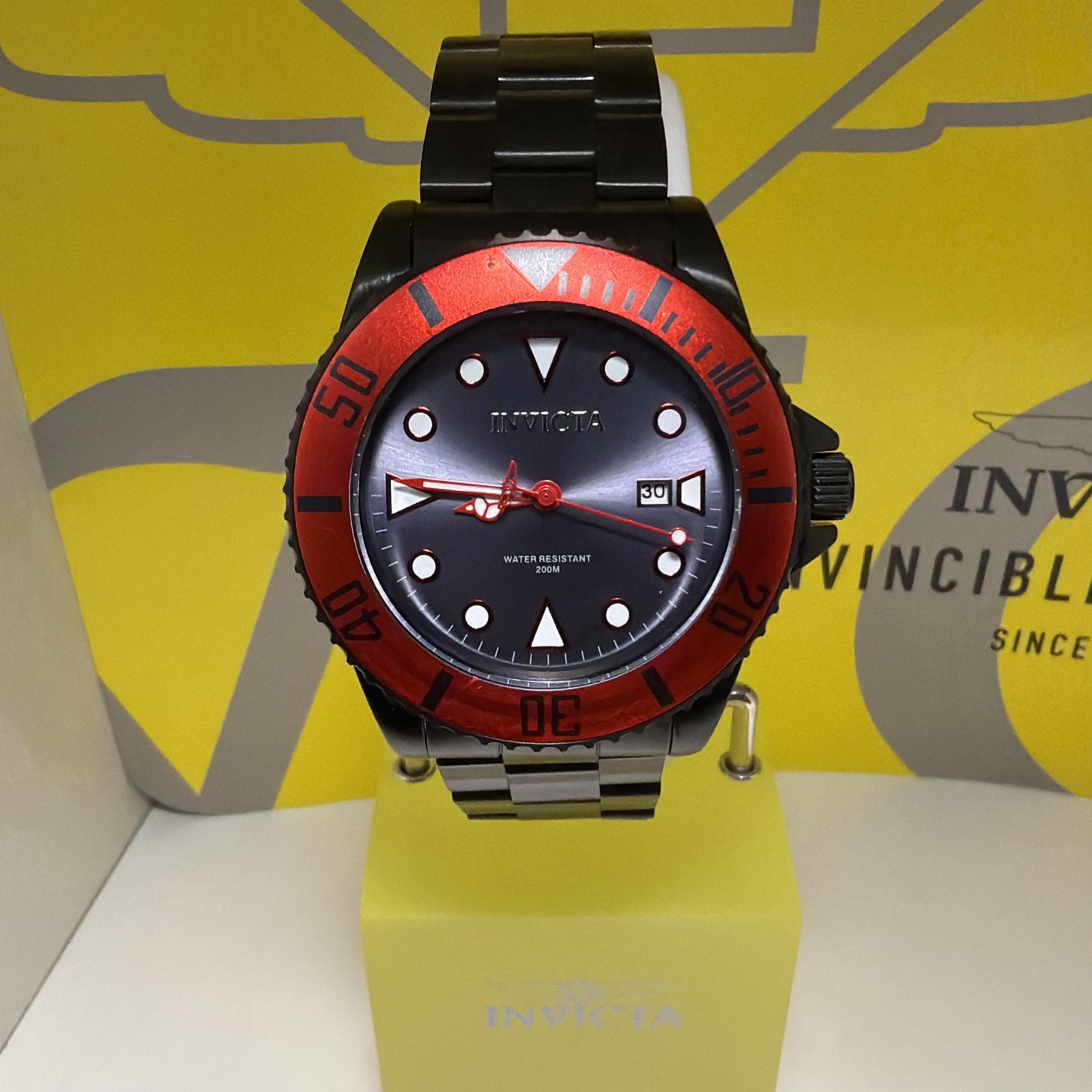 Invicta Pro Diver Gray Dial, Red Bezel & Black Stainless Band Men’s Watch! RARE!